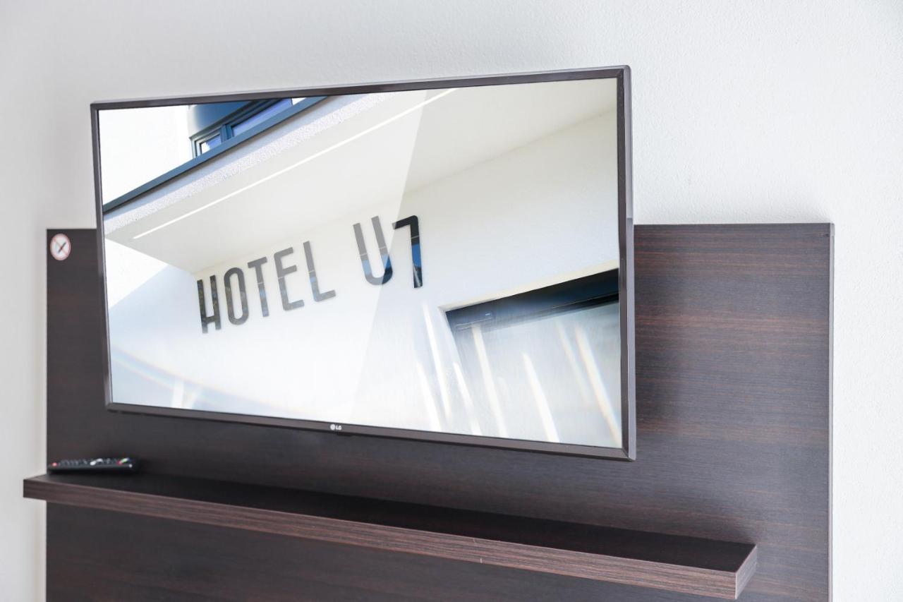 Hotel U7 Мецинген Екстериор снимка