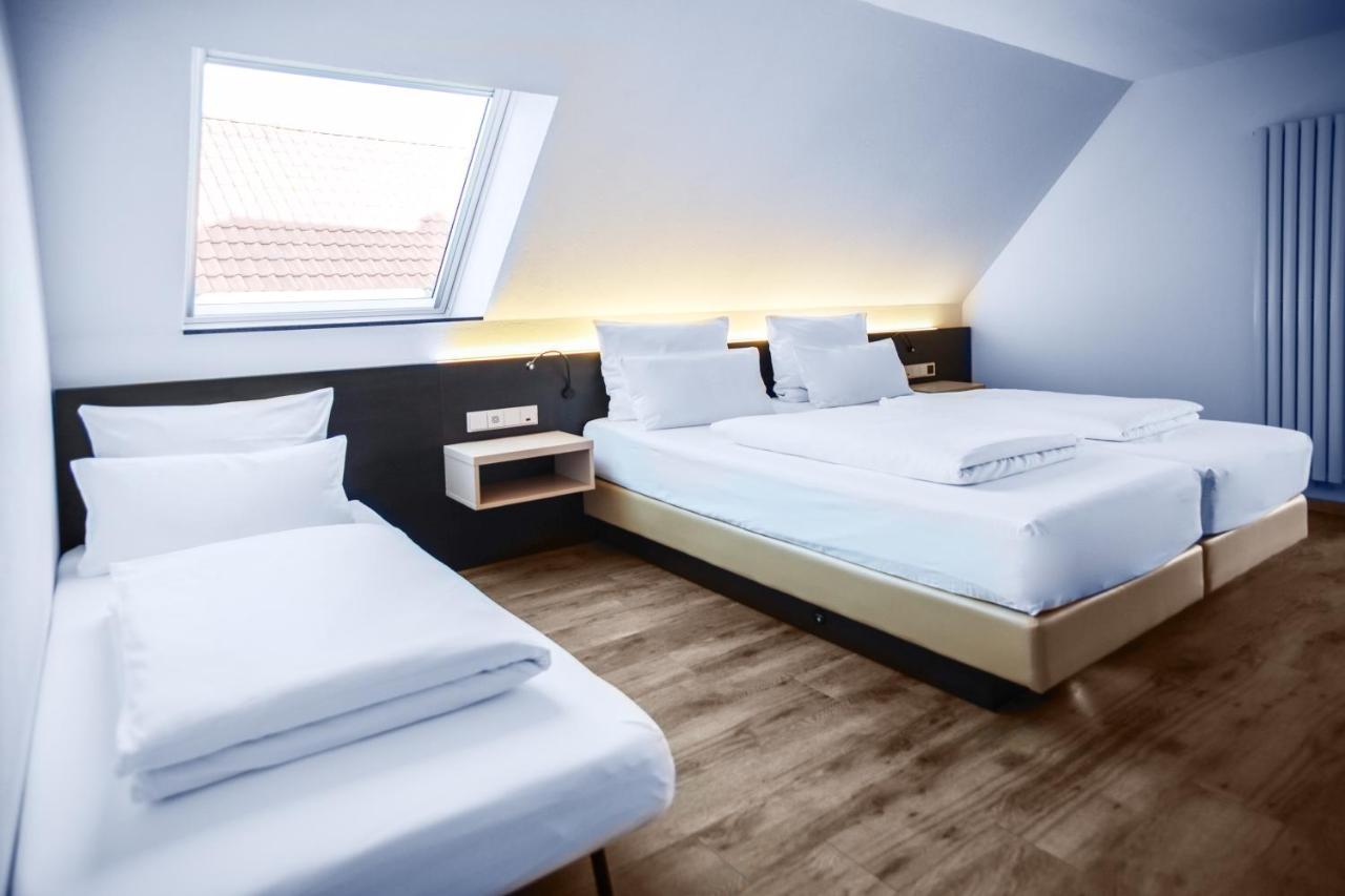 Hotel U7 Мецинген Екстериор снимка