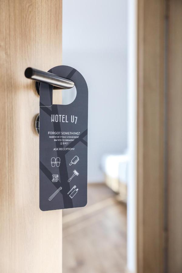 Hotel U7 Мецинген Екстериор снимка