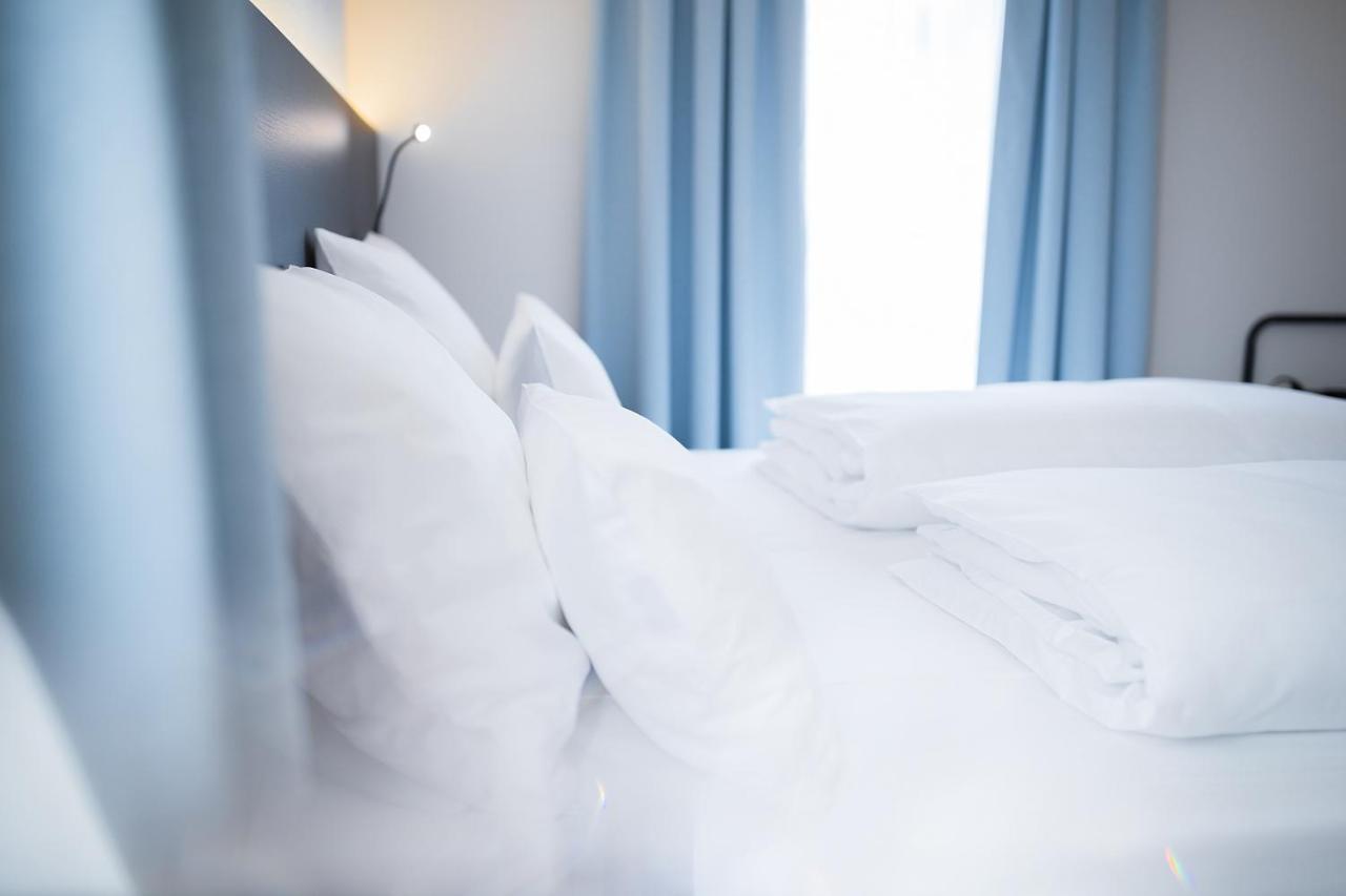 Hotel U7 Мецинген Екстериор снимка